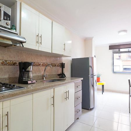 Apartamentos Laureles De La 70 Medellín Esterno foto