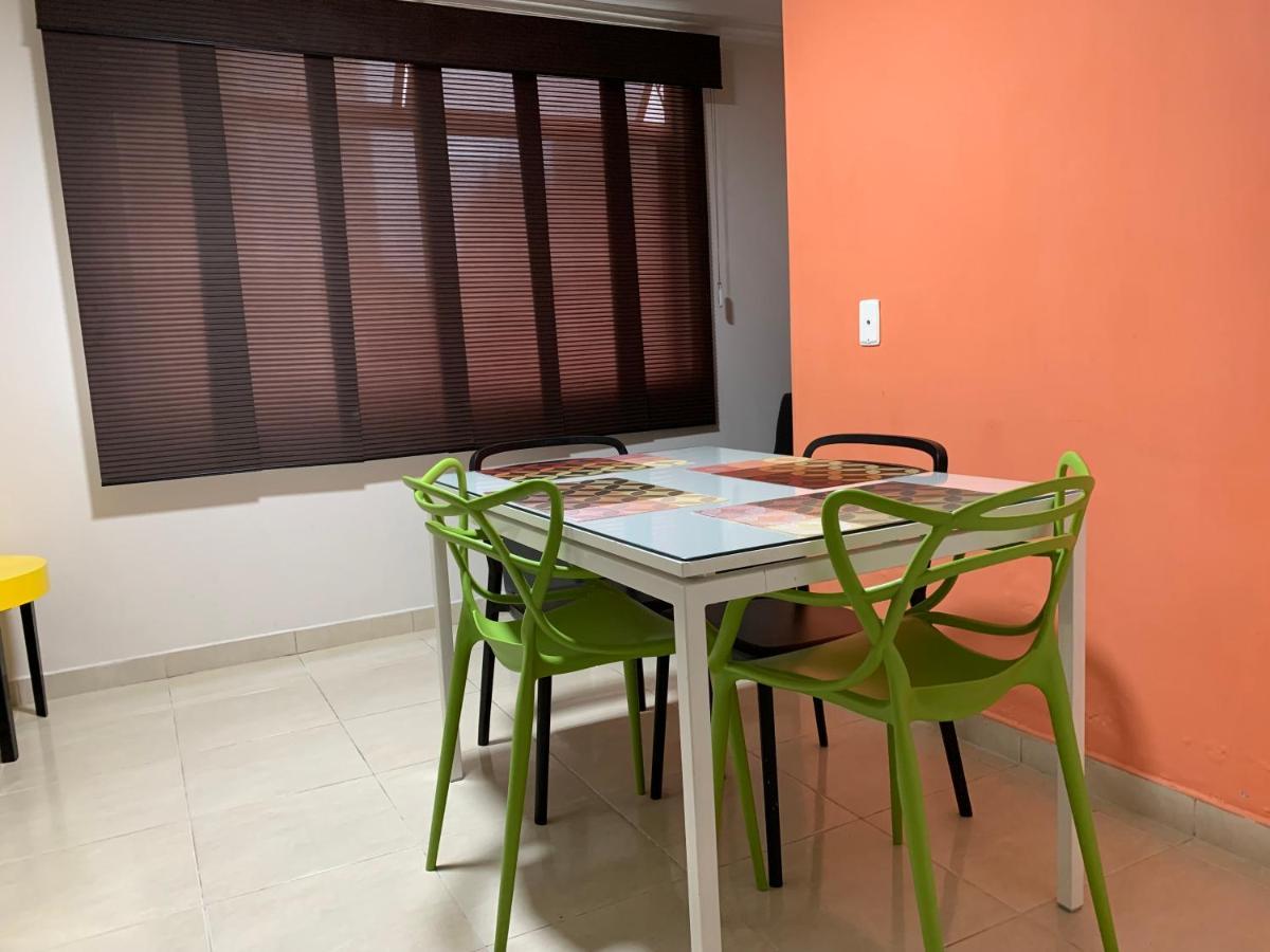 Apartamentos Laureles De La 70 Medellín Esterno foto