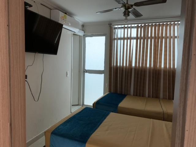 Apartamentos Laureles De La 70 Medellín Esterno foto