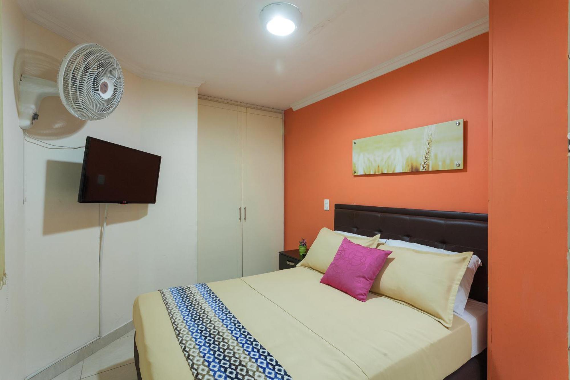 Apartamentos Laureles De La 70 Medellín Esterno foto