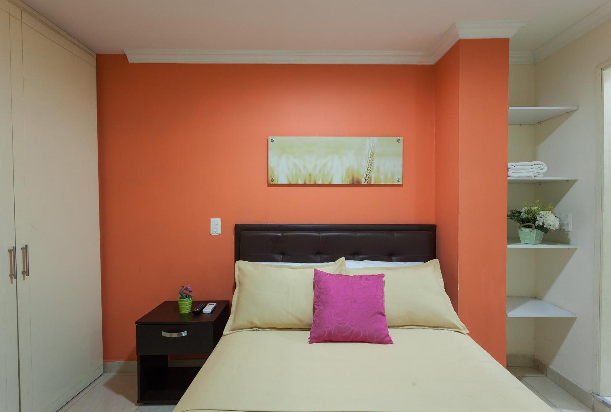 Apartamentos Laureles De La 70 Medellín Esterno foto