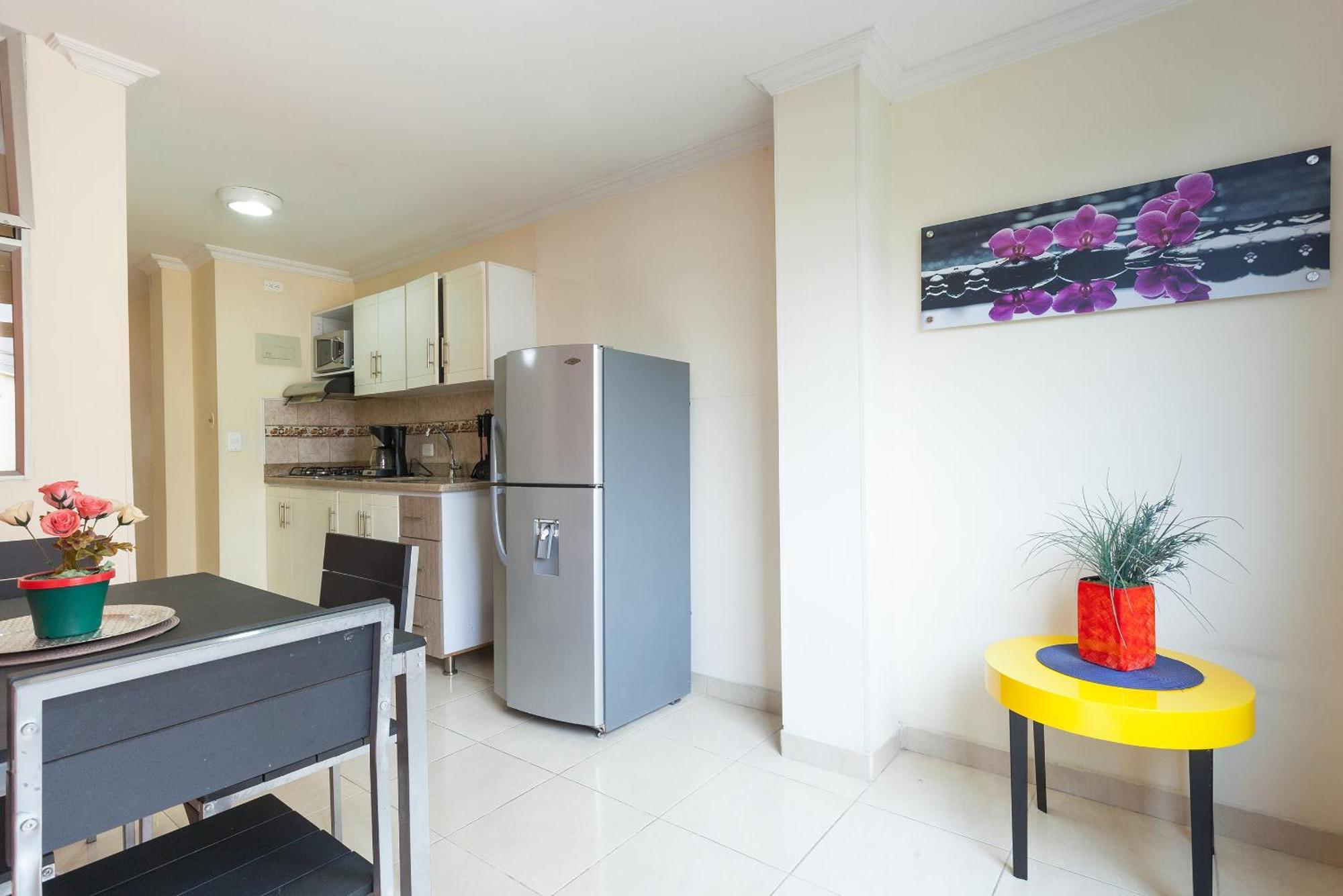 Apartamentos Laureles De La 70 Medellín Esterno foto