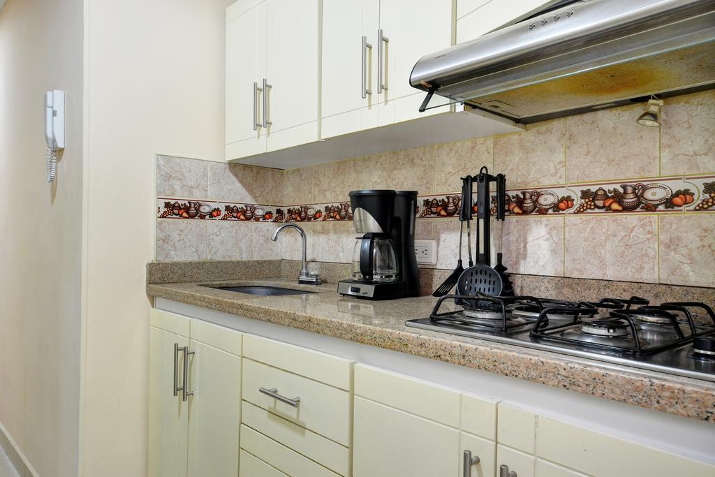 Apartamentos Laureles De La 70 Medellín Esterno foto