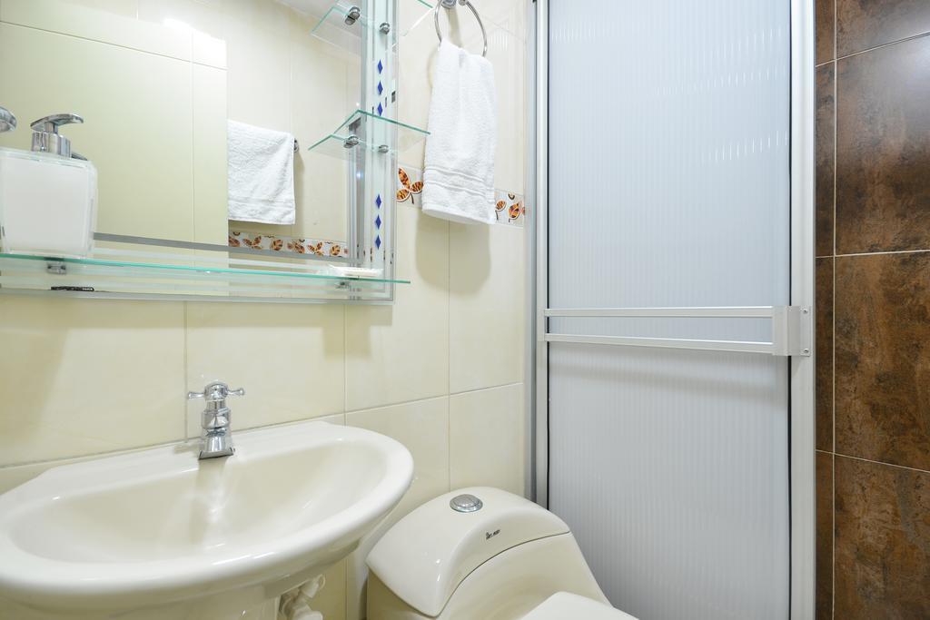 Apartamentos Laureles De La 70 Medellín Esterno foto
