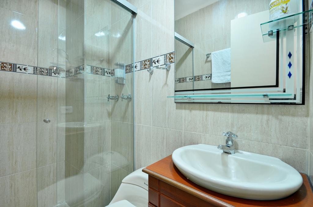 Apartamentos Laureles De La 70 Medellín Esterno foto
