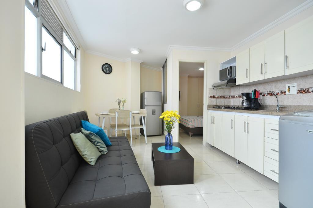 Apartamentos Laureles De La 70 Medellín Esterno foto