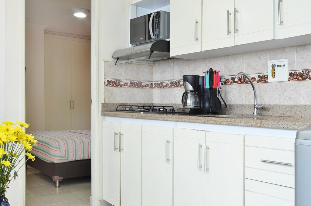 Apartamentos Laureles De La 70 Medellín Esterno foto